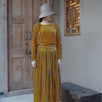 tabrik　ベルベットタッセルワンピース＜MUSTARD＞