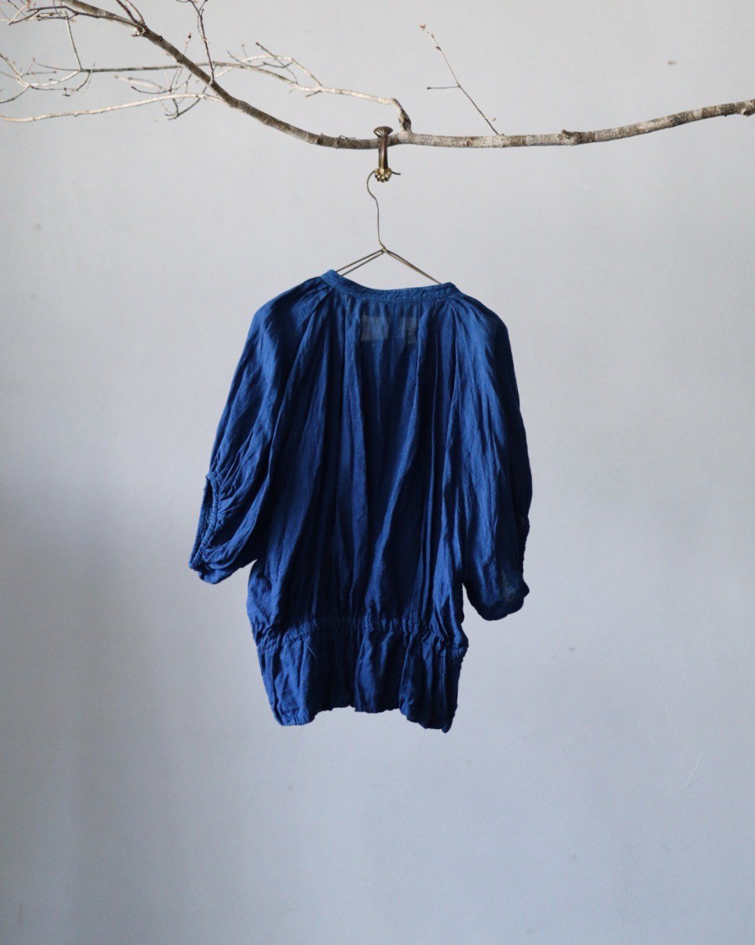 【Tabrik(タブリク)】リネンパフブラウス(泥染) Tabrik linen puff blouse (doro-zome) | nii-B |