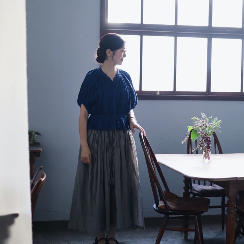 【Tabrik(タブリク)】リネンパフブラウス(泥染) Tabrik(タブリク)】リネンパフブラウス(泥染) tabrik リネンパフ