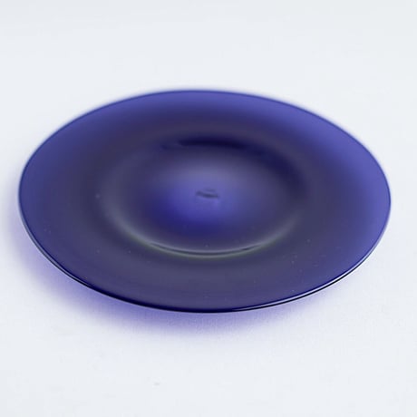 黒川登紀子　ガラス　プレート　18cm ミッドナイトブルー