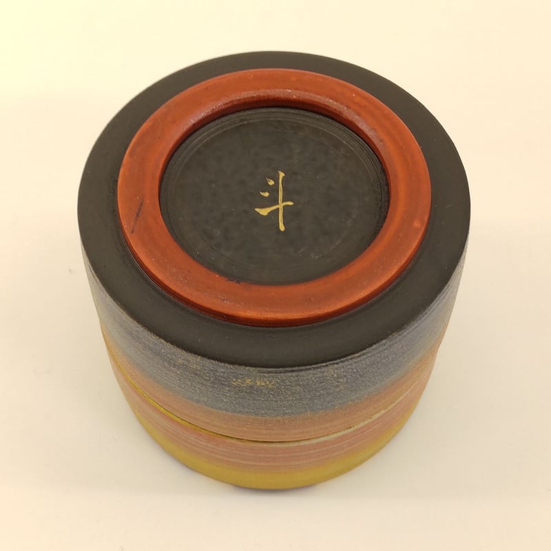 鳥型の香合 黒漆 金彩