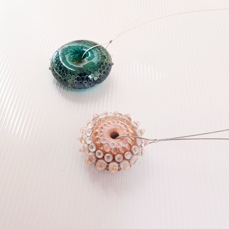 鈴木美智 「ガラス平玉 もも色」 | 恵埜画廊STORE