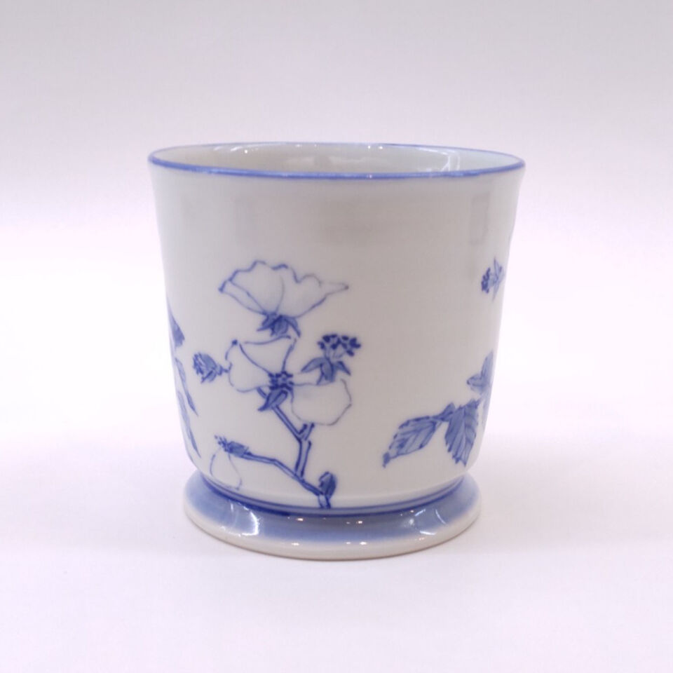 東海林晴美 「染付野薔薇文モーニングカップ」 | 恵埜画廊STORE