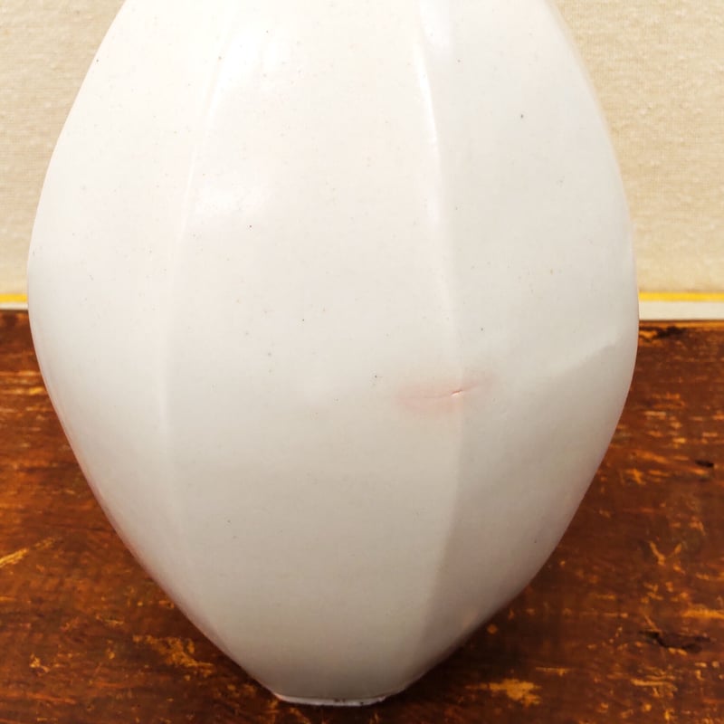 森岡由利子 「白磁面取花入」 | 恵埜画廊STORE