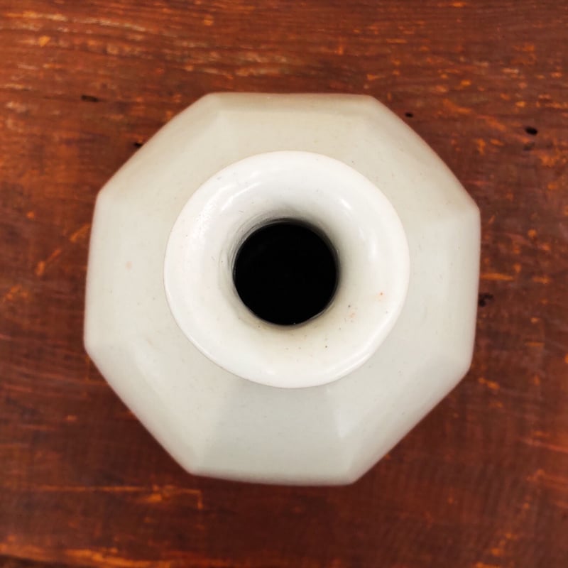 森岡由利子 「白磁面取花入」 | 恵埜画廊STORE