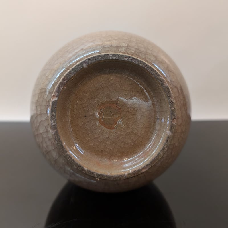 渡部秋彦「窯変米色瓷花入」 | 恵埜画廊STORE