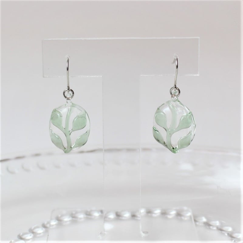 guridrops】透明の葉っぱピアス／イヤリング | ぐり工房 Online Shop