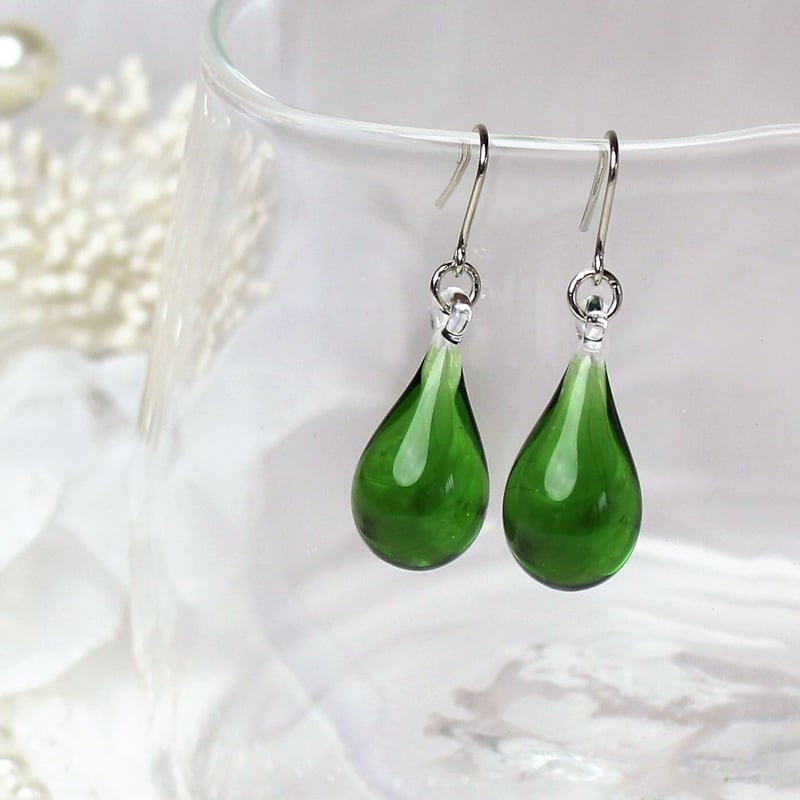 guridrops】しずくピアス/イヤリング(M)Green | ぐり工房 guridrops】しずくピアス/イヤリング(M)Green | ぐり工房