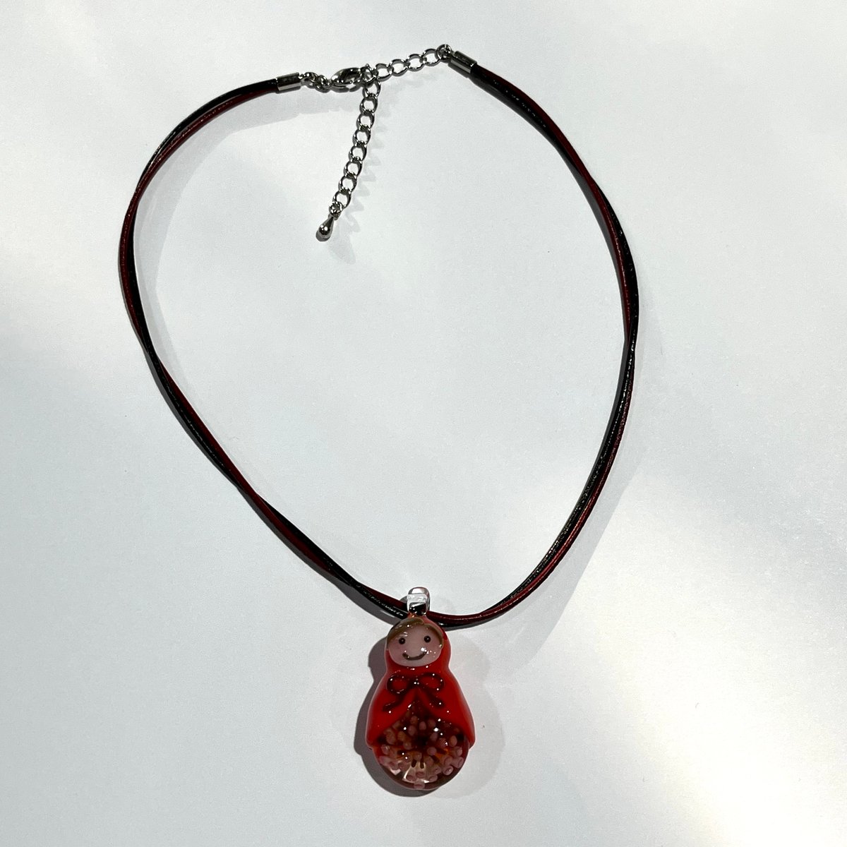 現品】マトリョーシカチョーカー(赤／ピンクの八重の花) | ぐり