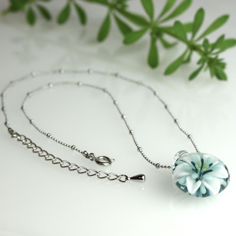 guridrops】水中花ネックレス(雪の花/Green) | ぐり工房 Online Shop