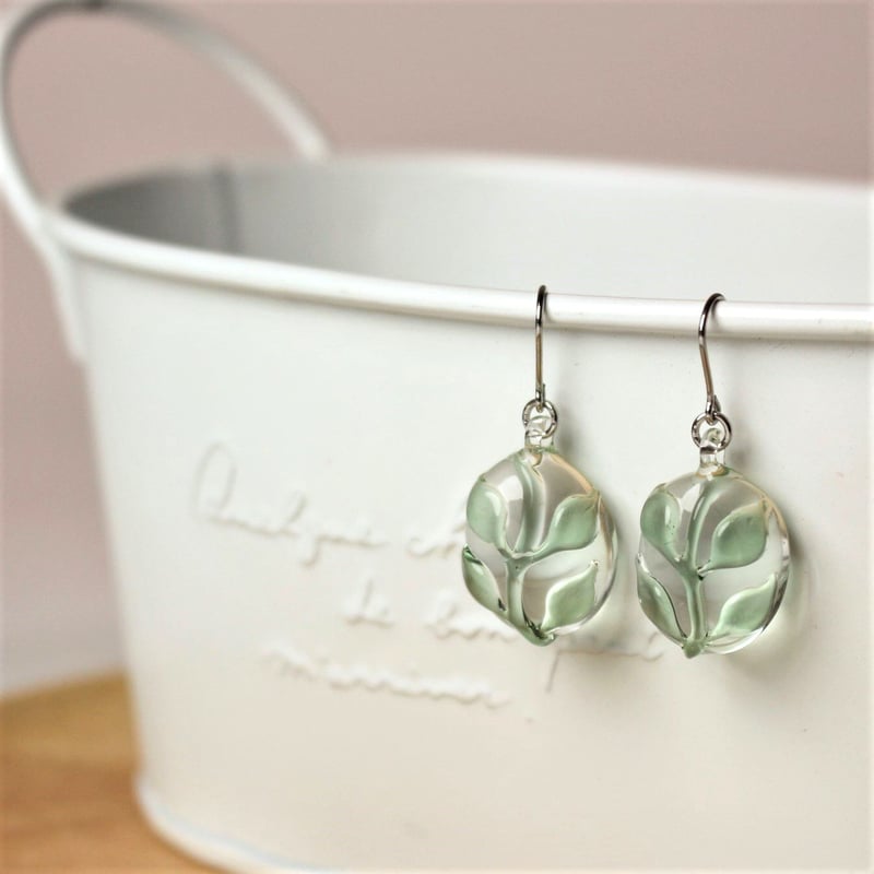 guridrops】透明の葉っぱピアス／イヤリング | ぐり工房 Online Shop