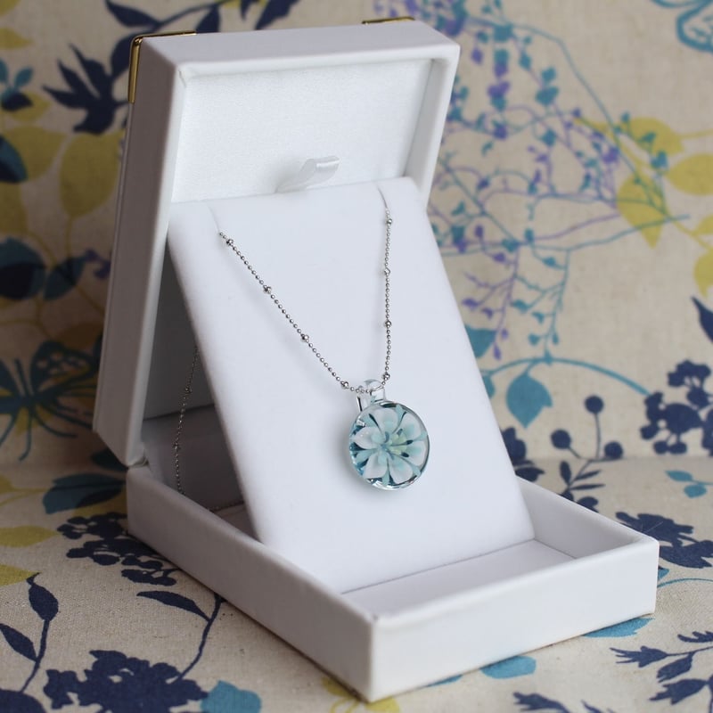 guridrops】水中花ネックレス(雪の花/Green) | ぐり工房 Online Shop