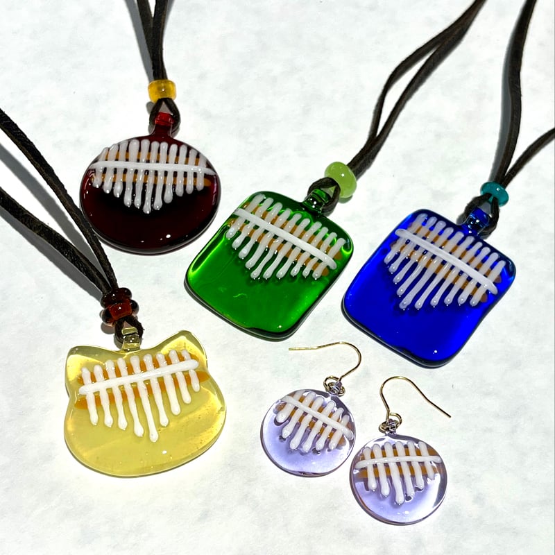 カリンバ♪ガラスピアス／イヤリング(丸形/Purple) | ぐり工房 Online Shop