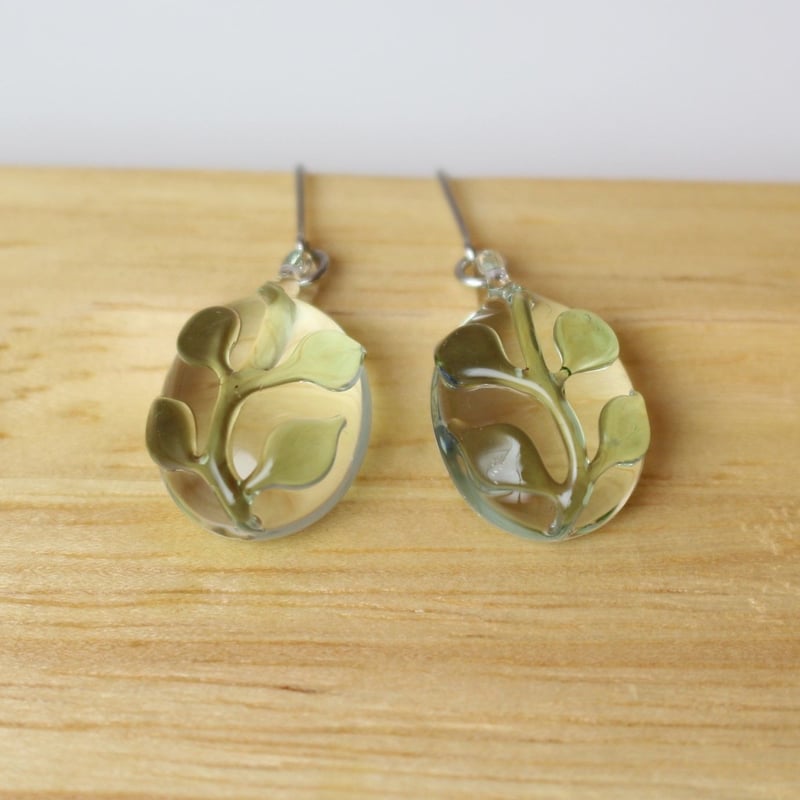 guridrops】透明の葉っぱピアス／イヤリング | ぐり工房 Online Shop
