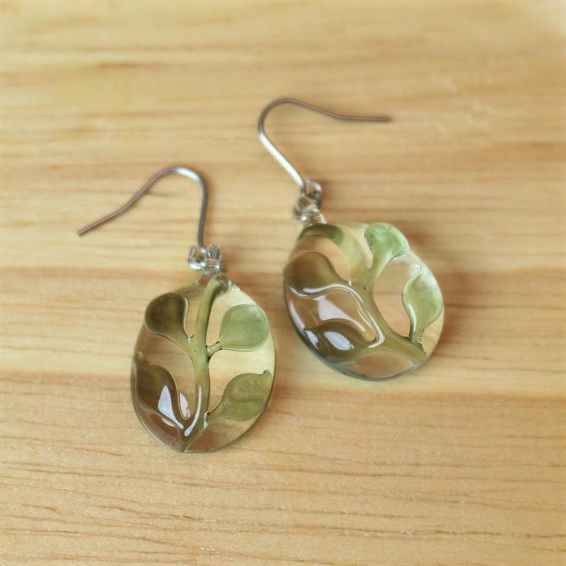 guridrops】透明の葉っぱピアス／イヤリング | ぐり工房 Online Shop