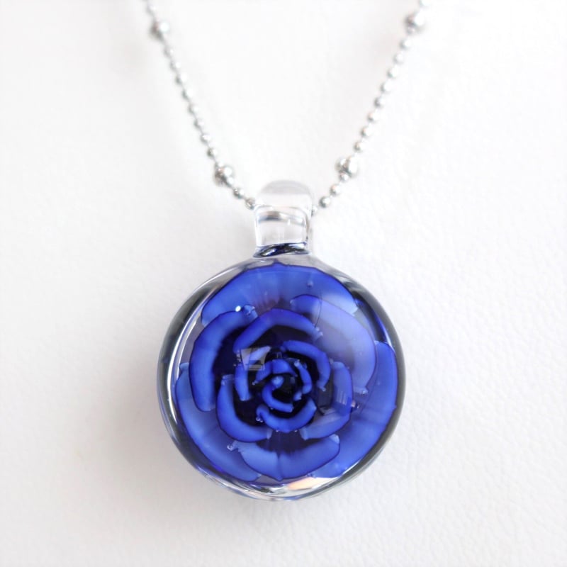 可憐に彩る薔薇のネックレス 楽天市場】【高級コンク貝】クイーンコンクシェルのバラのネックレス