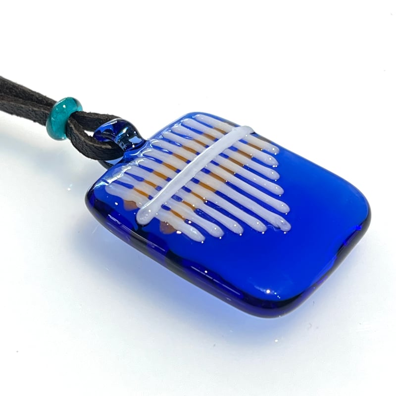 カリンバ♪ガラスペンダント(角形/Blue) | ぐり工房 Online Shop