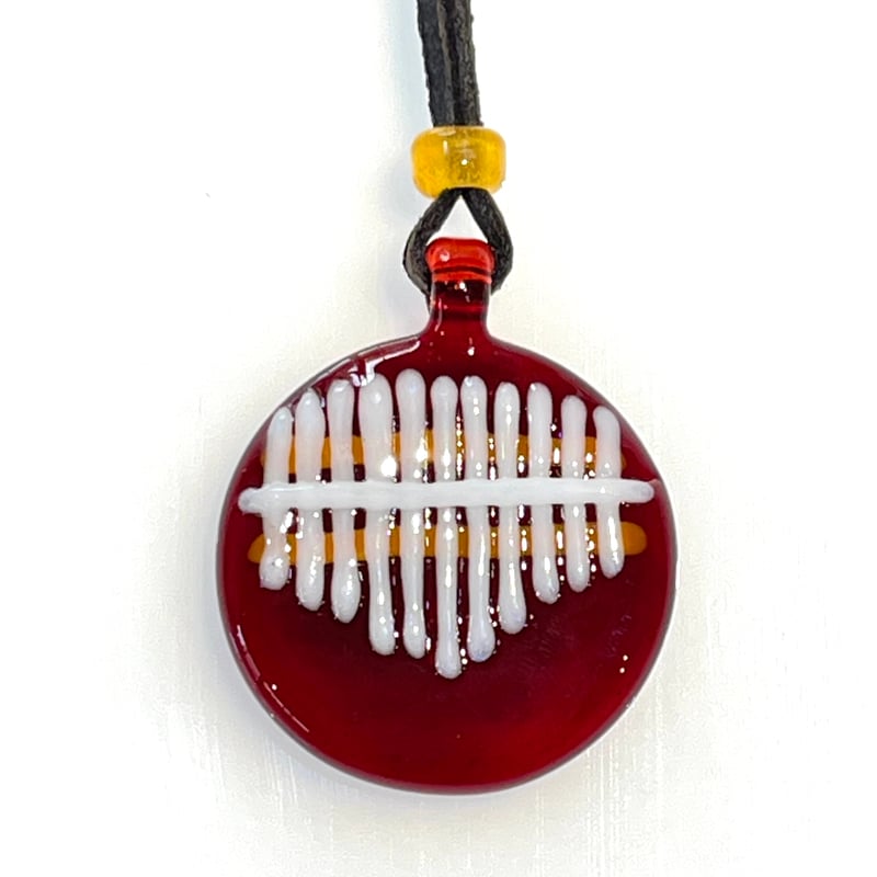 カリンバ♪ガラスペンダント(丸形/Red) | ぐり工房 Online Shop カリンバ♪ガラスペンダント(丸形/Red) | ぐり工房 Online Shop
