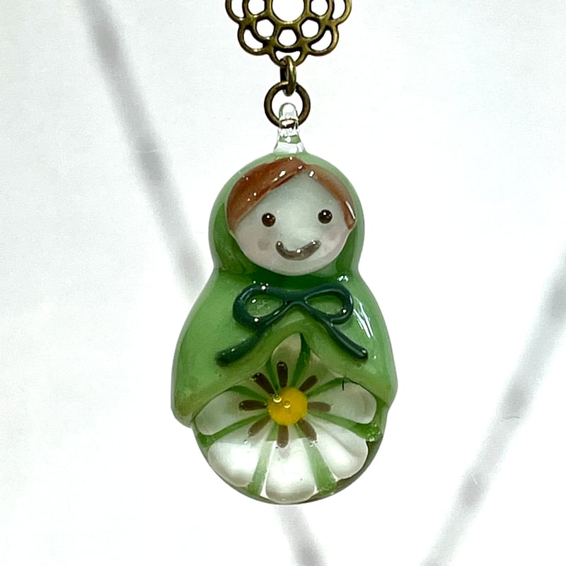 現品】マトリョーシカネックレス(黄緑／白い花)① | ぐり工房 Online Shop