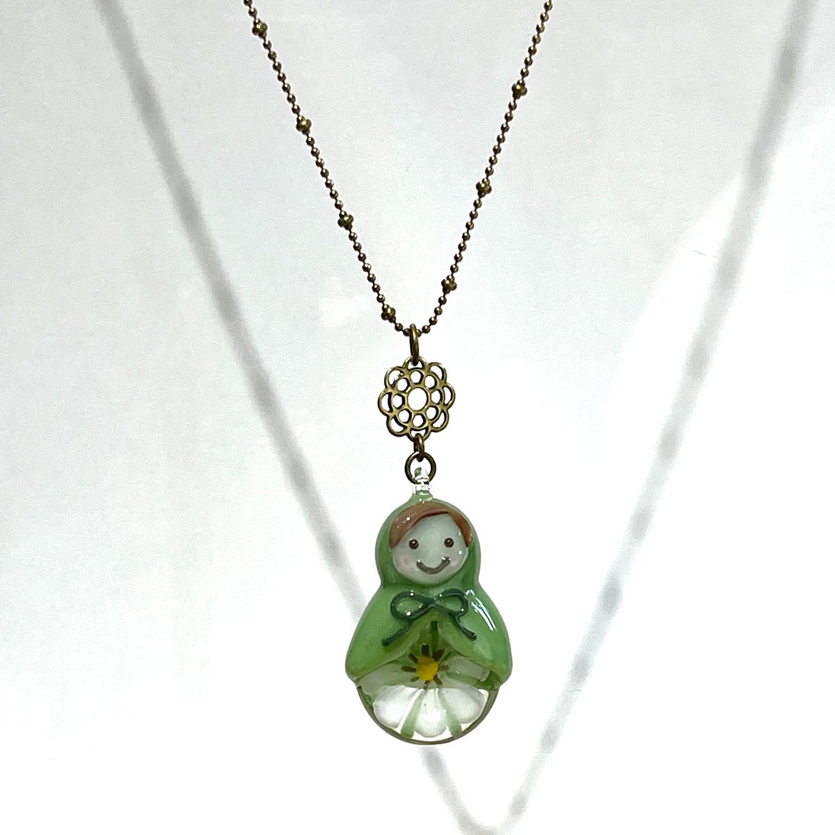 現品】マトリョーシカネックレス(黄緑／白い花)② | ぐり工房 Online Shop