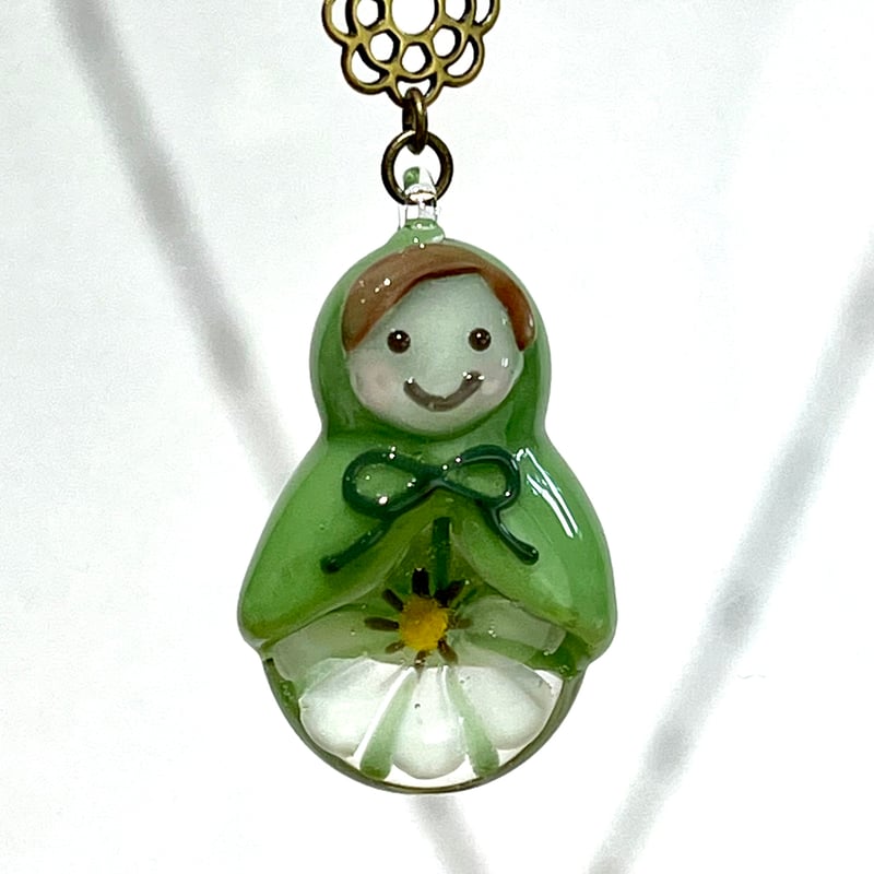 現品】マトリョーシカネックレス(黄緑／白い花)② | ぐり工房 Online Shop