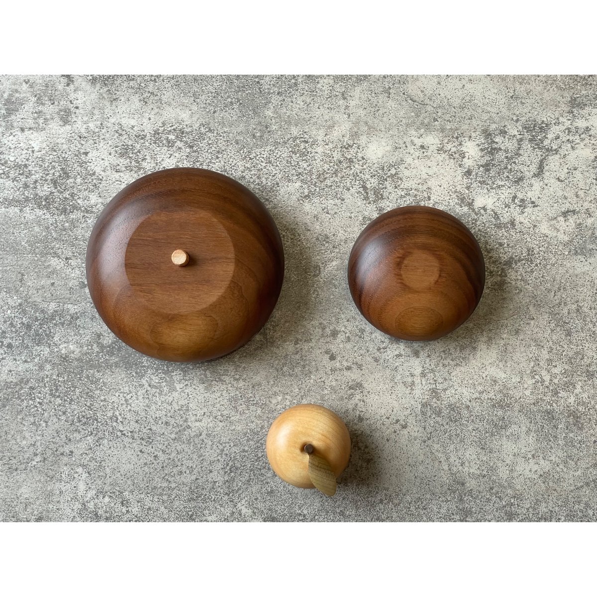 05 KURO KAGAMIMOCHI 木製鏡餅 | MOCMOC wooden craft