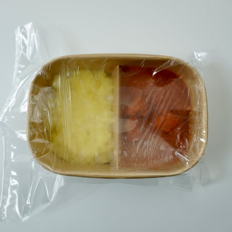 サフランチーズリゾットと鶏もも肉のウスターソース煮込み