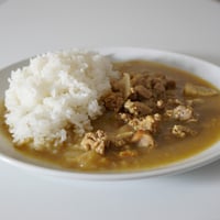 スリランカ　オニオンポークカレー