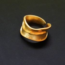 ダリの芸術を身にまとう特別な体験、ダリジュエリーの販売を開始