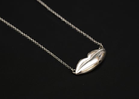 サルバドール・ダリ ネックレス ペンダント【新品未使用】ダリ美術館 🕰サルバドール・ダリ👀の作品からインスパイアされたジュエリー