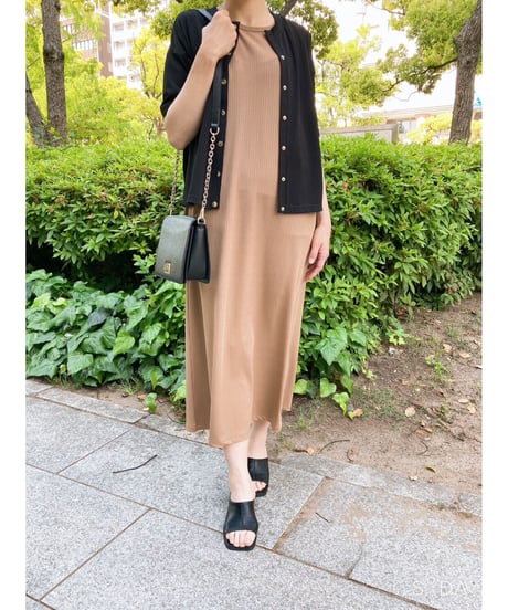 リブノースリーブワンピース・全３色・（￥9,790）