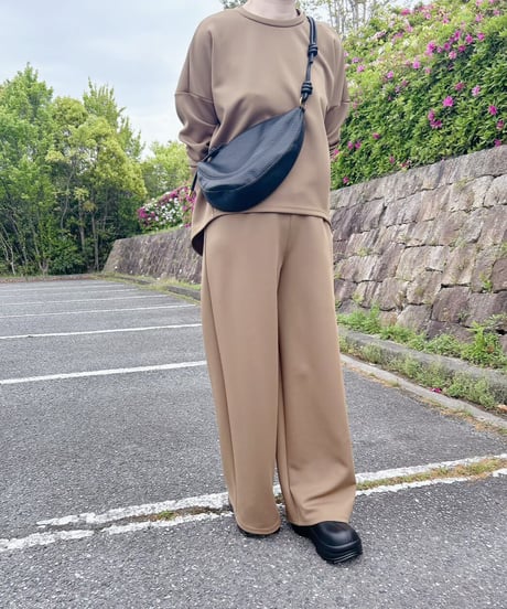 アクアスーティングロングワイドパンツ・全3色(￥10,780)
