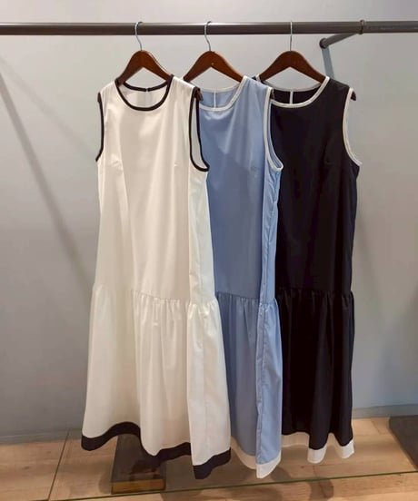 配色ラインノースリーブワンピース・全3色(￥10,780)