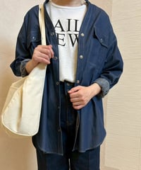 Vネックシャンブレーデニムシャツ・全3色(￥11,880)