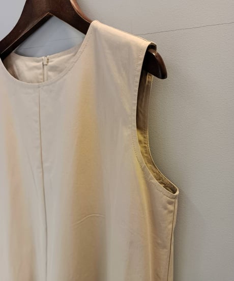 ノースリーブロングワンピース・全3色(¥12,980)