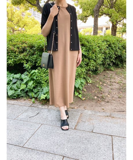 リブノースリーブワンピース・全３色・（￥9,790）