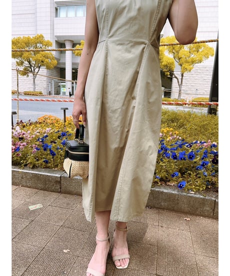 バルーンラインワンピース・全3色(¥14,080)