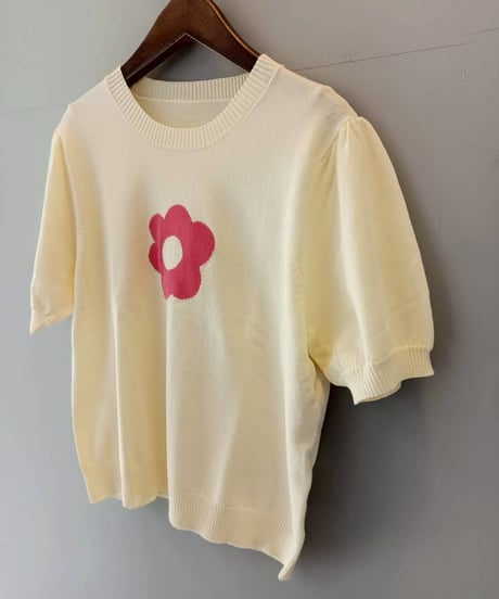 フラワーインターシャニット・全3色(￥8,690)