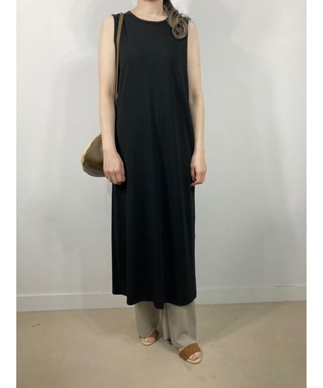 リブノースリーブワンピース・全３色・（￥9,790）