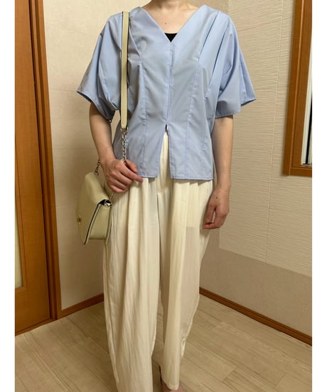 Vネック裾ジップタックドルマンブラウス・全3色(￥8,690)