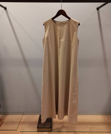 ノースリーブロングワンピース・全3色(¥12,980)