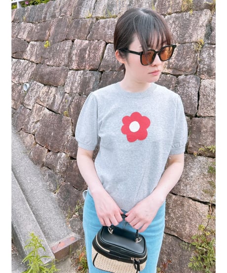 フラワーインターシャニット・全3色(￥8,690)