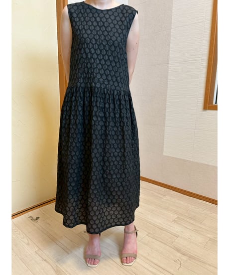 ドットノースリーブワンピース・全3色(￥14,080)
