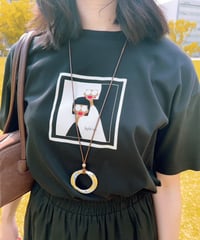ガールイラストTシャツ・全2色(¥9,790)