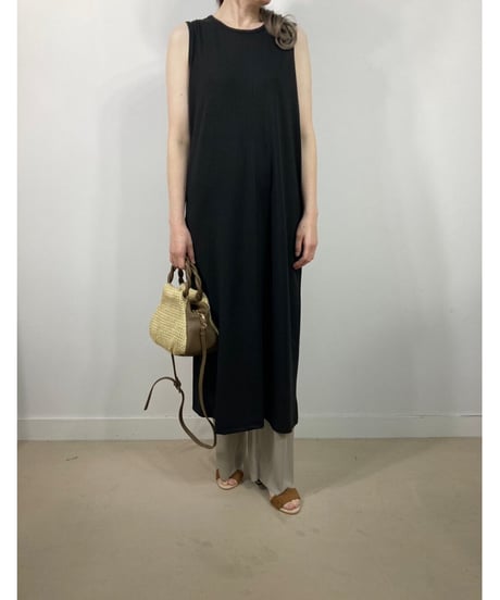 リブノースリーブワンピース・全３色・（￥9,790）
