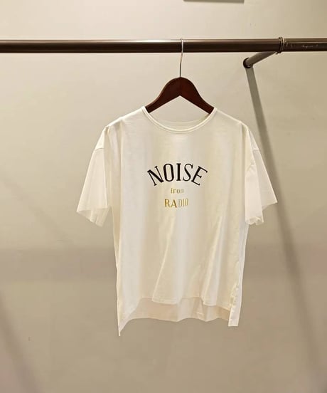 チュールスリーブロゴTシャツ・全3色(¥9,790)