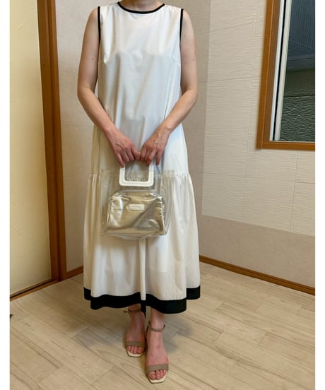 配色ラインノースリーブワンピース・全3色(￥10,780)