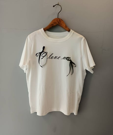 リボンロゴTシャツ・全2色(¥8,690)