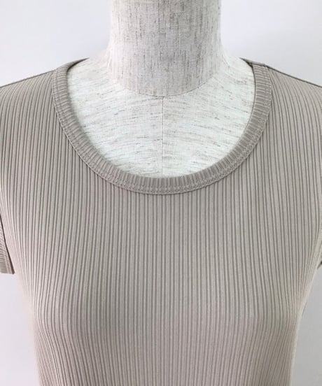 リブノースリーブワンピース・全３色・（￥9,790）