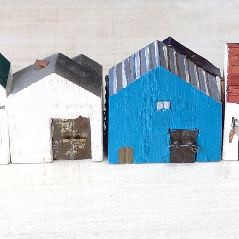 木でできた小さなレンガのお家 | uoji's STORE